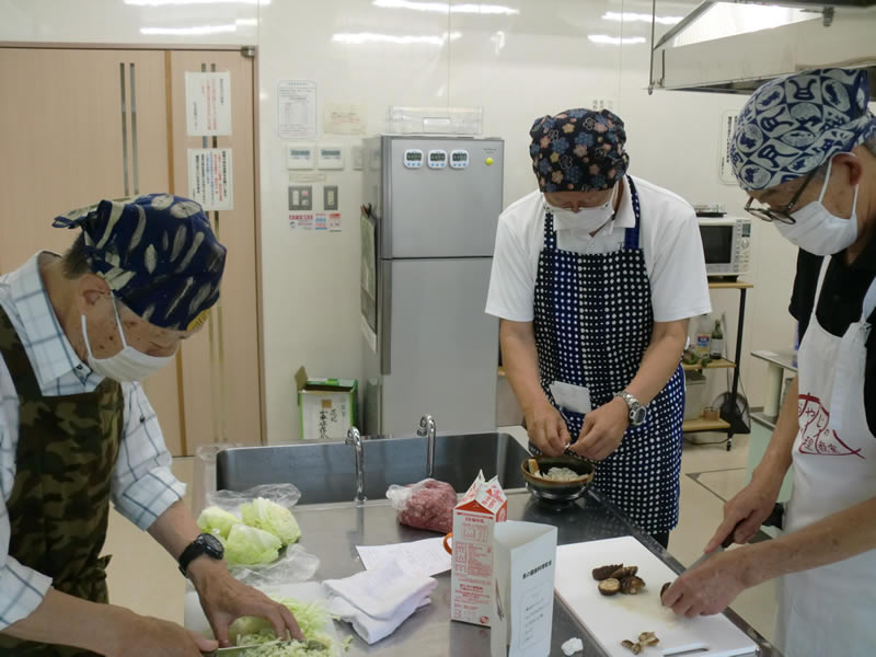 男の健康料理教室のようす